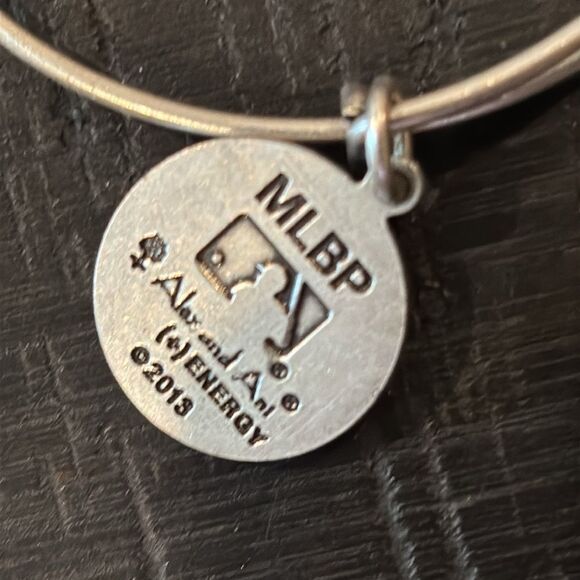 NWT Alex And Ani Yankee Stadium Baseball MLB New York Charm Bracelet Energy - Picture 7 of 7